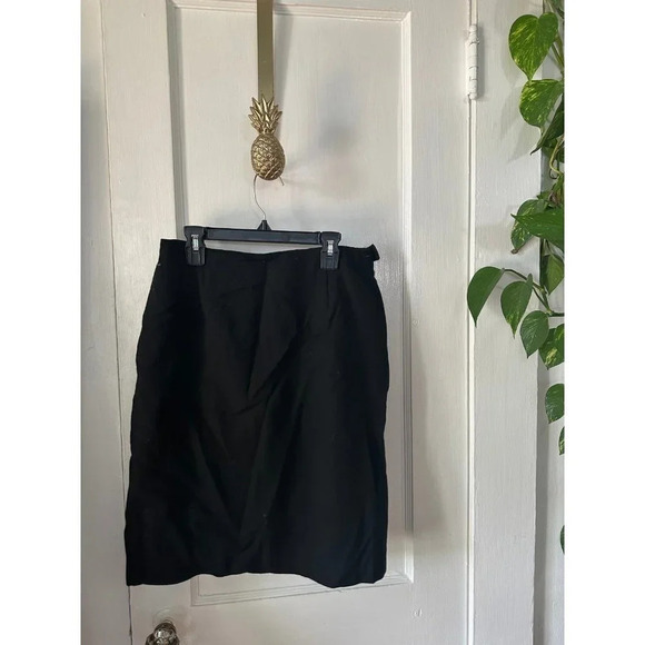 Jones New York Women’s size 10 Black wool skirt - Picture 1 of 7